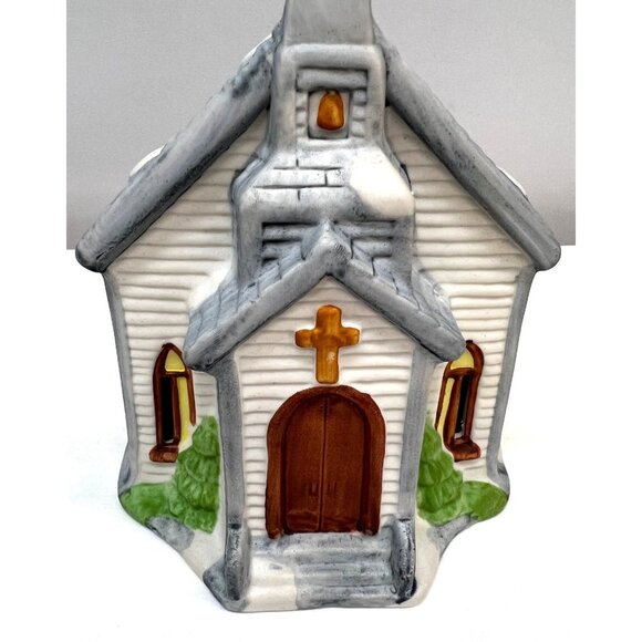 Vintage Americana Porcelain Collectible Church With Snowy Roof, With Light - Picture 2 of 6